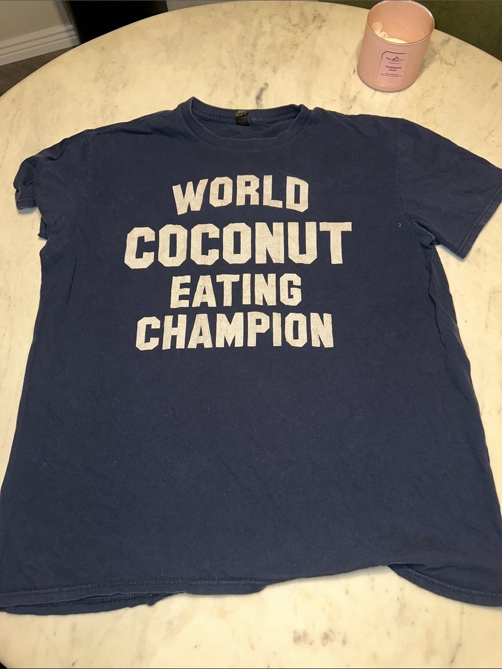 Vintage blue world coconut eating champion tee  size XL